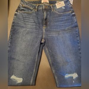 NWT Wrangler Cropped Distressed Jeans